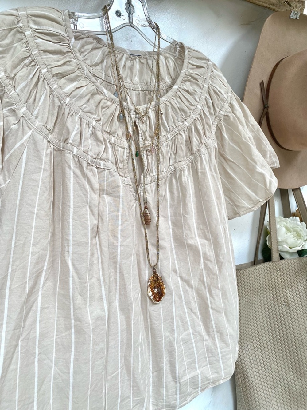 Farmhouse/cottagecore vibe boho blouse w shabby chic peasant feel